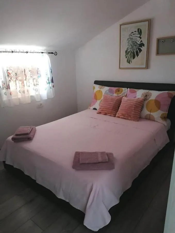 Apartments Mile Zadar 0*,
