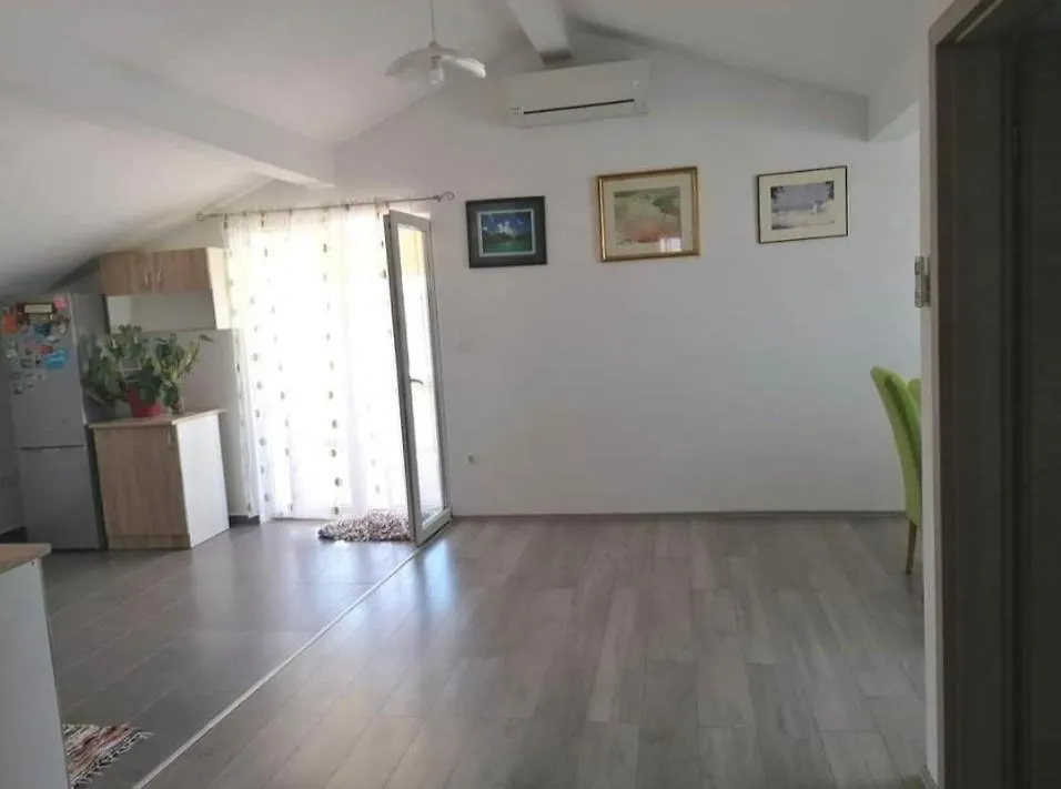 Apartments Mile Zadar 0*,  Croatia